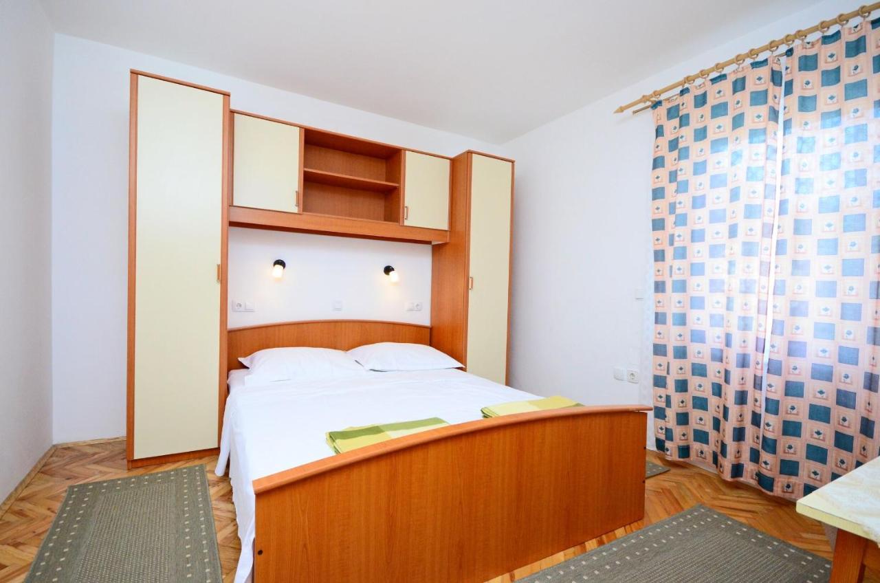 Apartments Blazenka Banjol Esterno foto