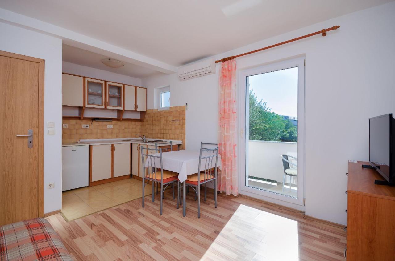 Apartments Blazenka Banjol Esterno foto