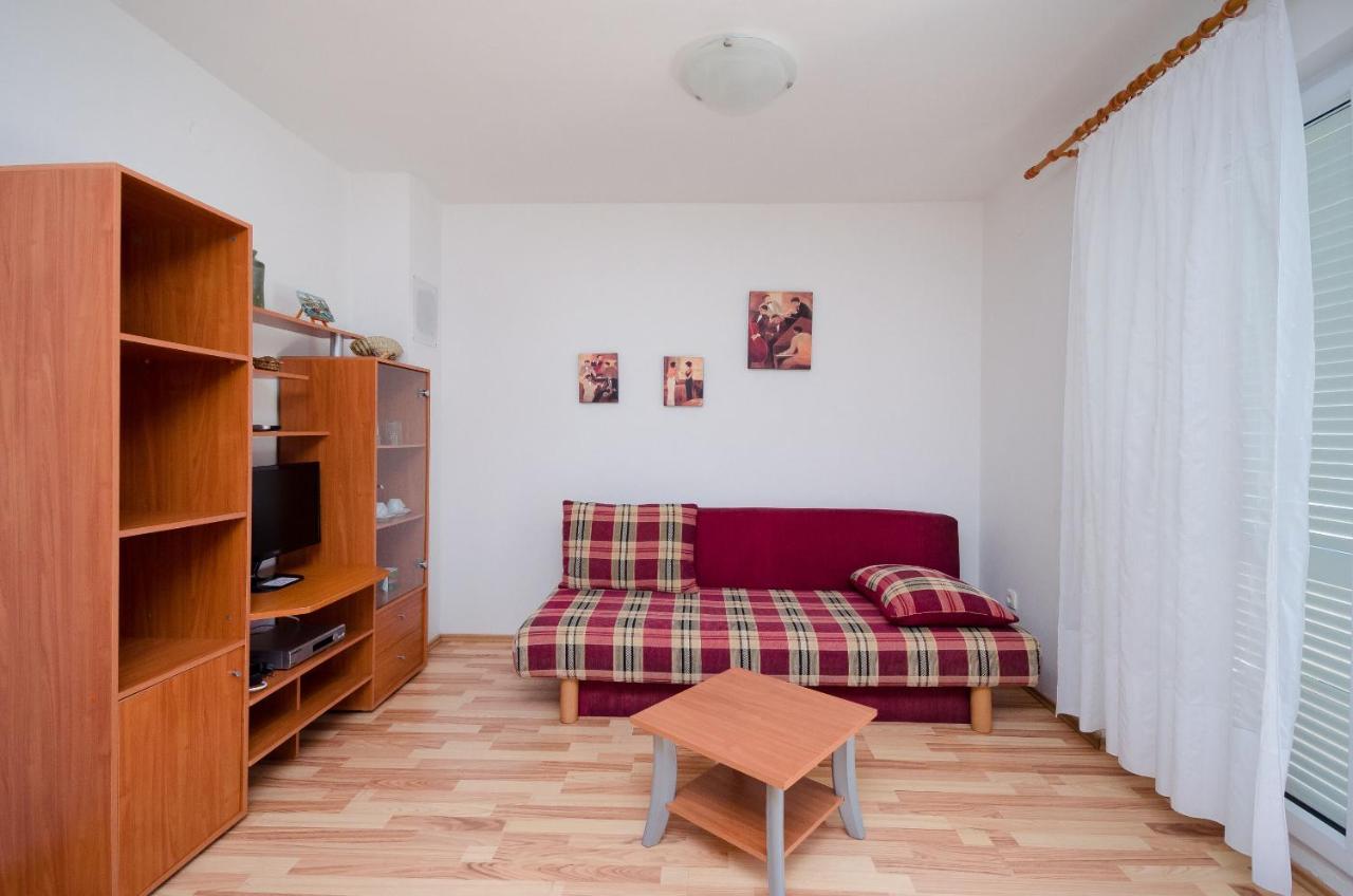 Apartments Blazenka Banjol Esterno foto