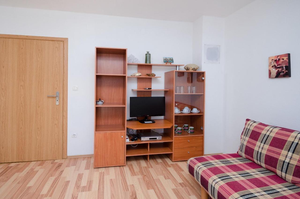 Apartments Blazenka Banjol Esterno foto
