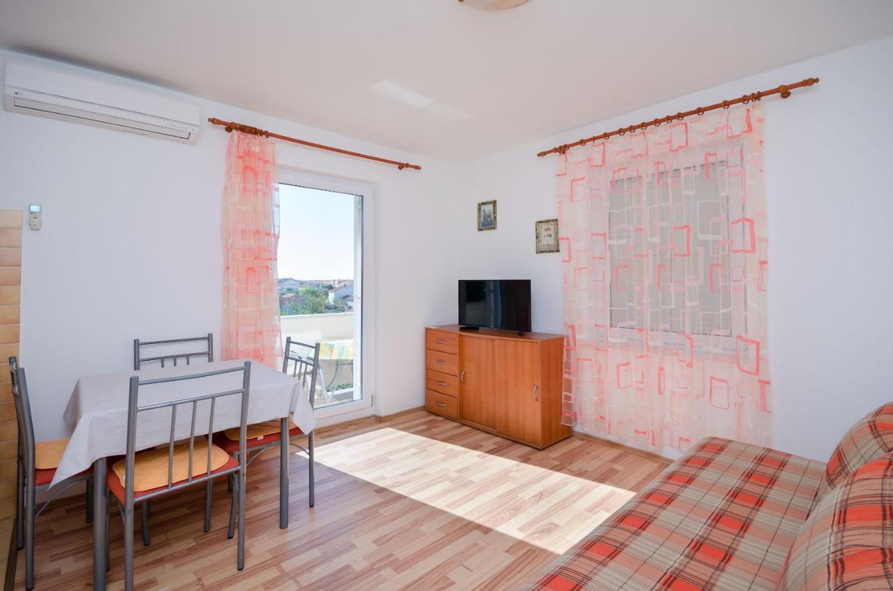 Apartments Blazenka Banjol Esterno foto